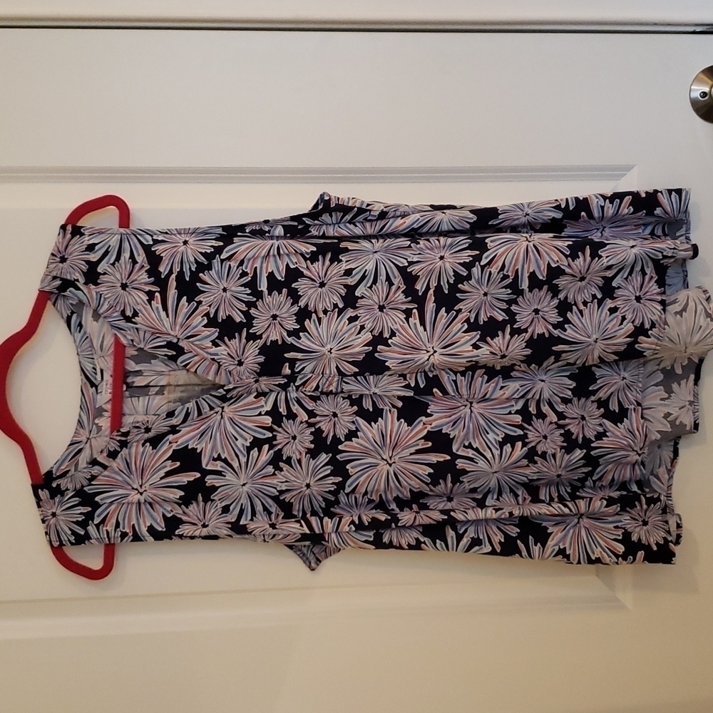 Crown & Ivy Women's Navy Blue Fireworks Sleeveless Top - Size 2X